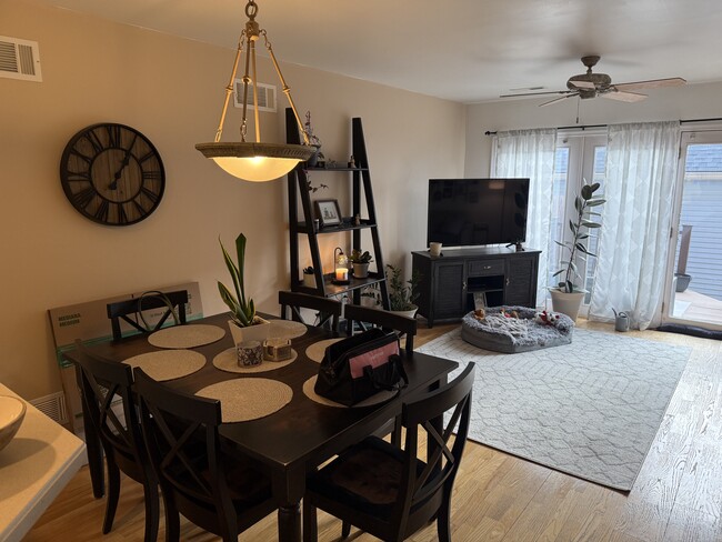 Building Photo - 5430 Oxford Dr