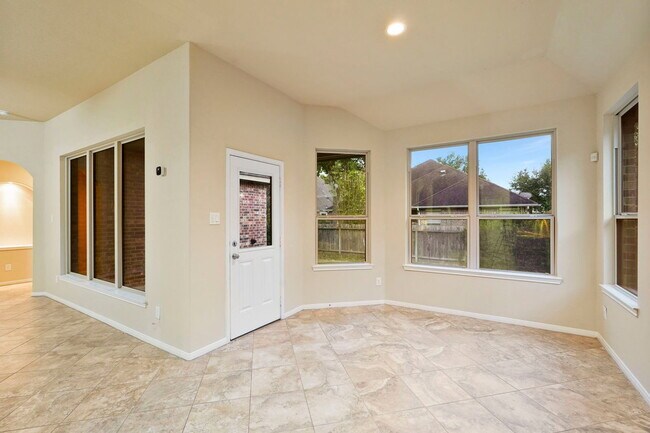 Building Photo - 115 Meadow Valley Dr