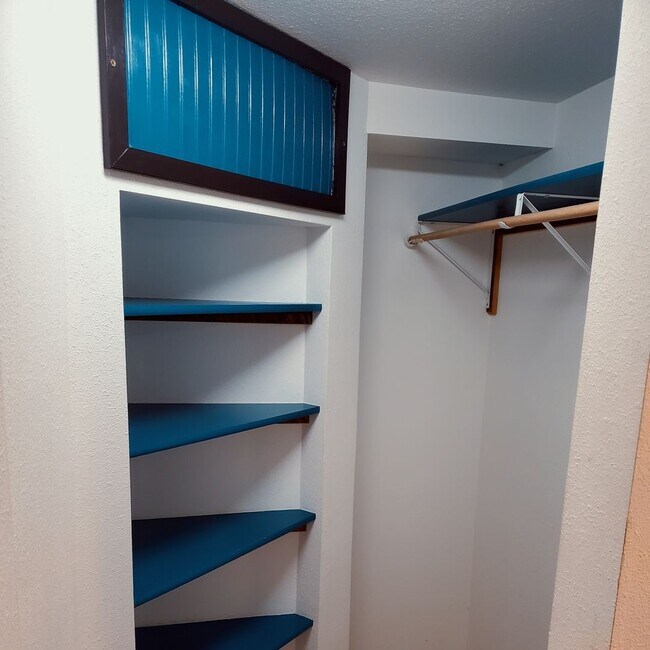 Building Photo - 719 Remington St