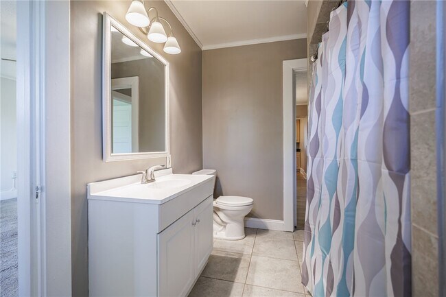 Building Photo - 1609 Culver Rd