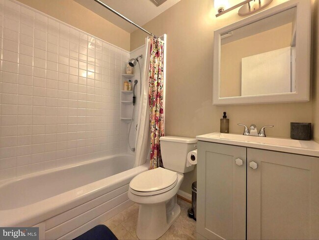 Building Photo - 2805 Balliett Ct