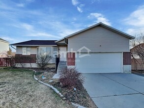 Building Photo - 373 W 2200 N