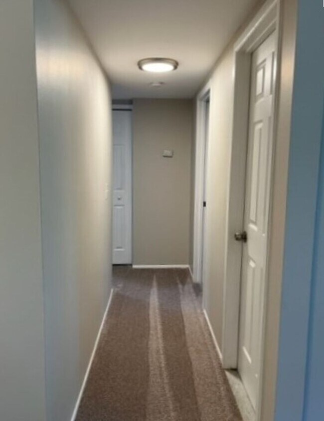 Building Photo - Charming, 2 bedroom/1 bath near Downtown Rochester!