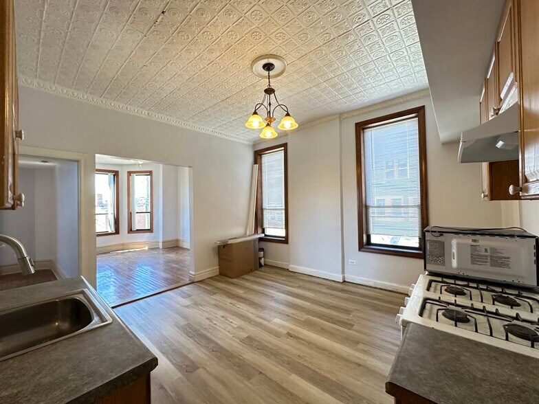 Building Photo - 2345 W 24th Pl