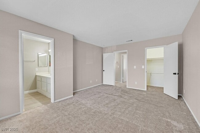 Building Photo - 370 Manzanita St