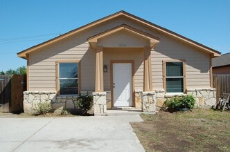 Building Photo - 5318 Hermosillo St