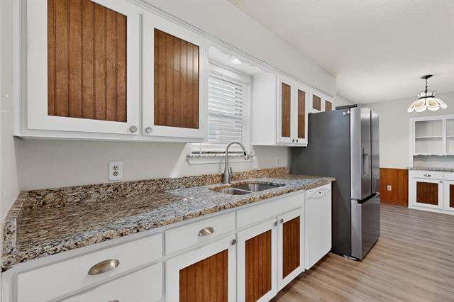 Building Photo - 2609 Brook Hollow Ln