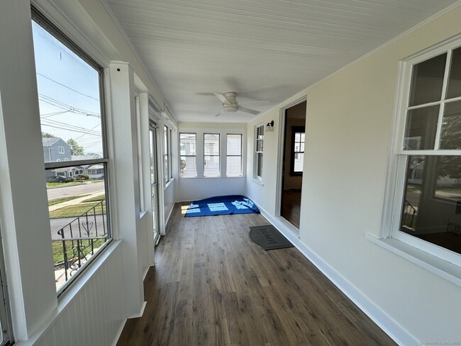 Building Photo - 128 Grove Pl
