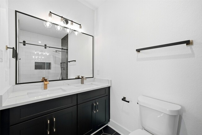 Building Photo - 2107 Esther Dr