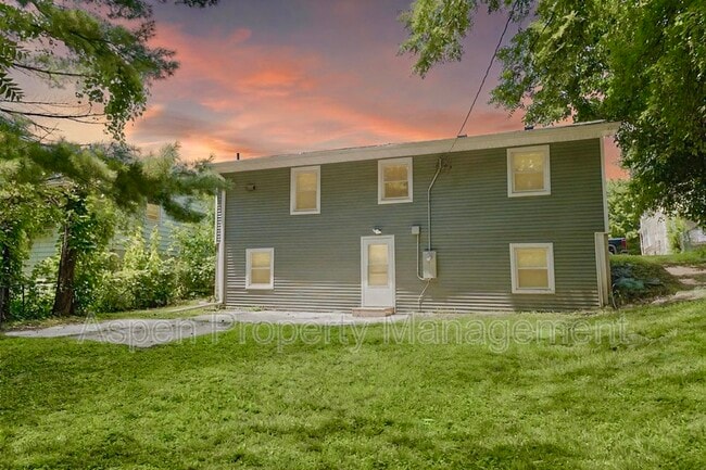 Building Photo - 314 S Woodlawn Ave