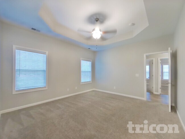 Building Photo - 912 Stokewood Pl