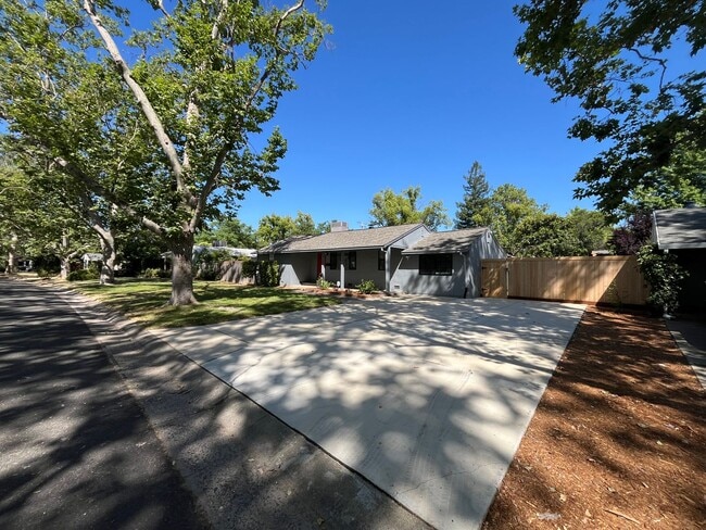 Building Photo - Spacious 3 bed 1bath home available in Ard...