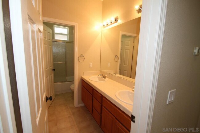 Building Photo - 15116 Cross Stone Dr