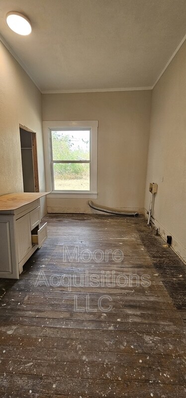 Building Photo - 2454 TX-34