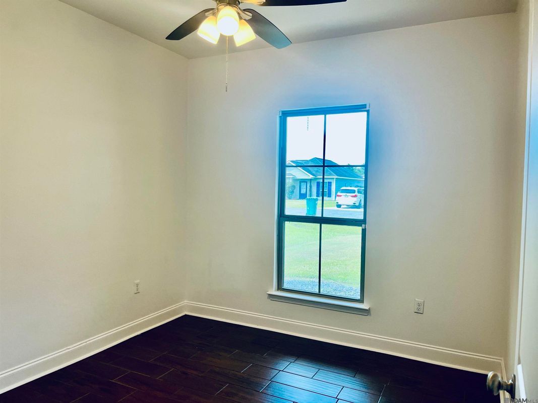 Building Photo - 10836 Field Pointe Dr