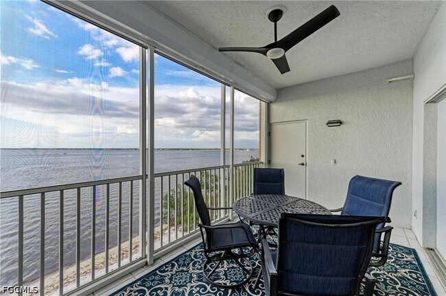 Building Photo - 14813 Laguna Dr