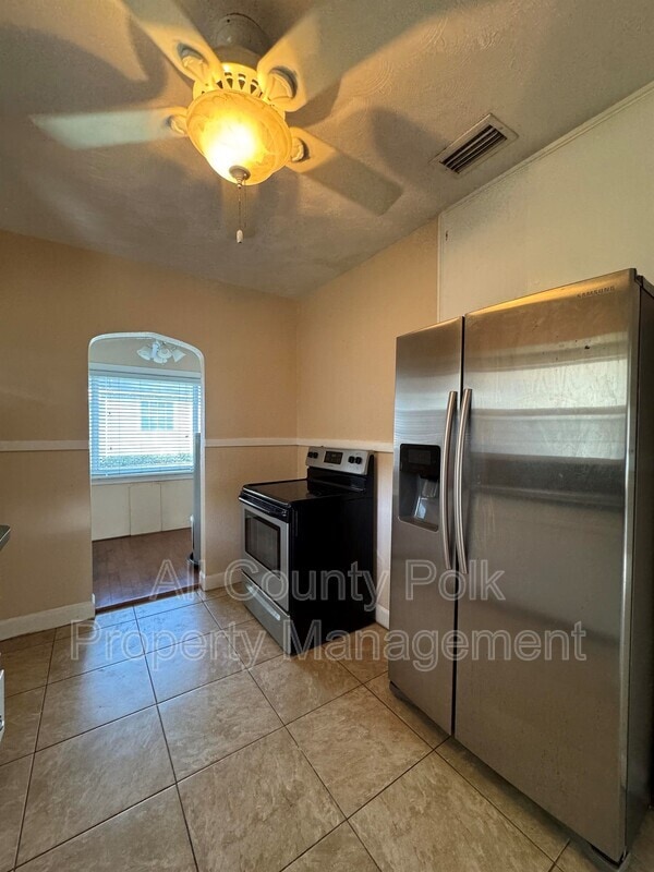 Building Photo - 422 E Belmar St