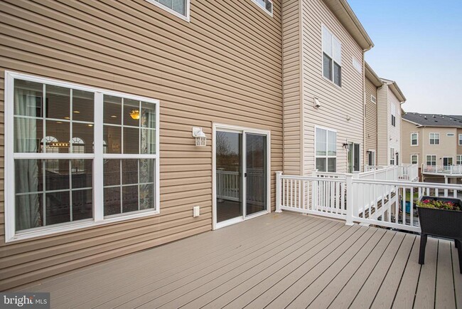 Building Photo - 5918 Jefferson Commons Way