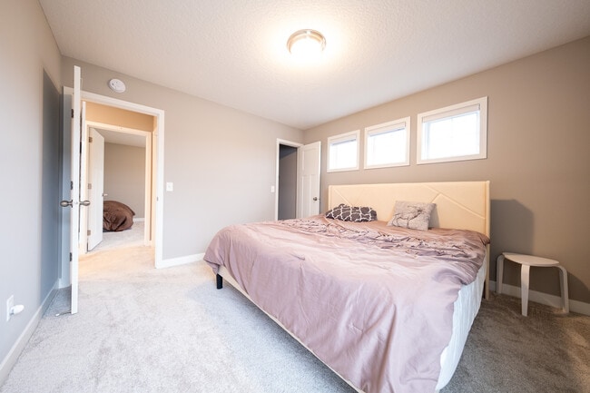Building Photo - 18362 Greenstone Way
