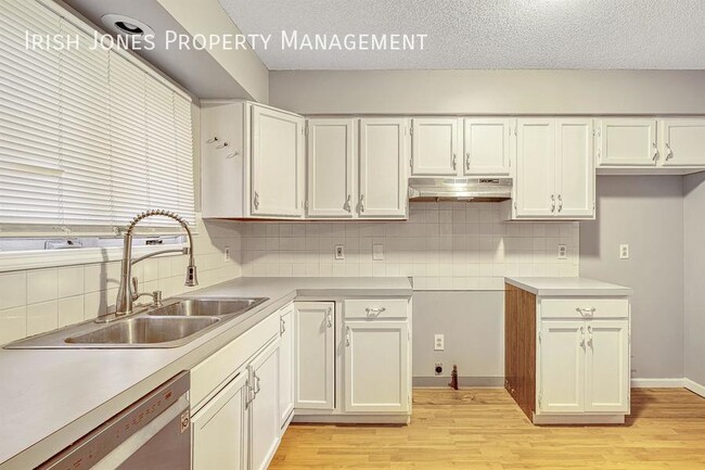 Building Photo - 3 Steinfeldt Rd