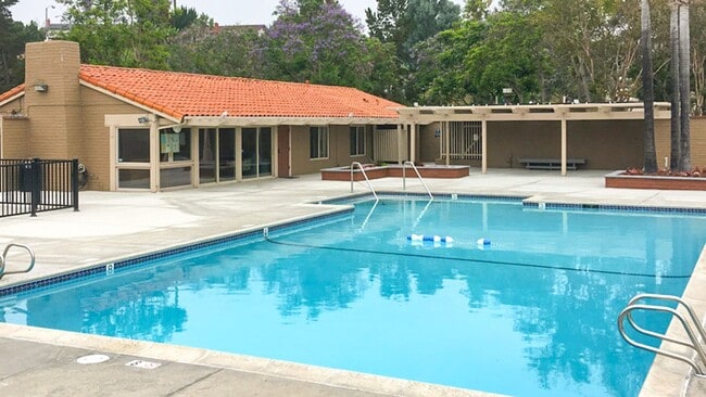 Building Photo - Spacious 3 Bed/ 2 Bath Home Nestled In Tranquil Setting in Spring Valley