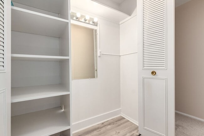 Building Photo - 830 20th St