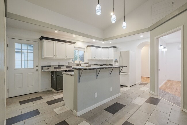 Building Photo - 238 Abraham Ave