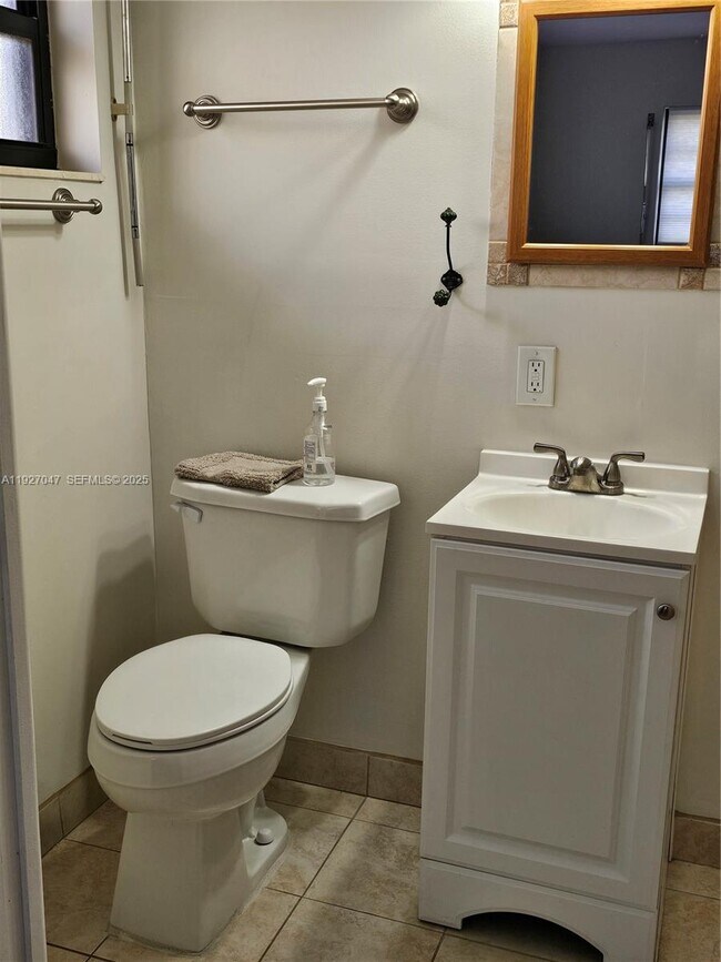 Building Photo - 3202 Pierce St