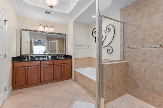 Building Photo - 1360 Centre Ct Ridge Dr