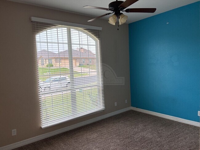 Building Photo - 6008 Bedrock Dr