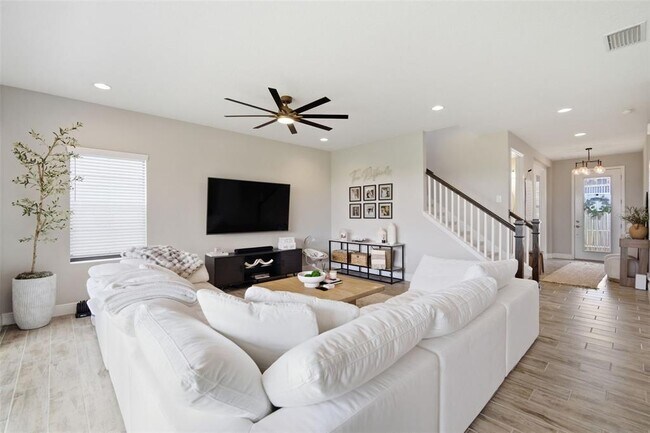 Building Photo - 6396 Roadstead Ct