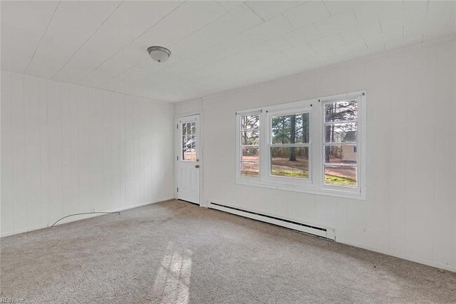 Building Photo - 40 Lilac Ln