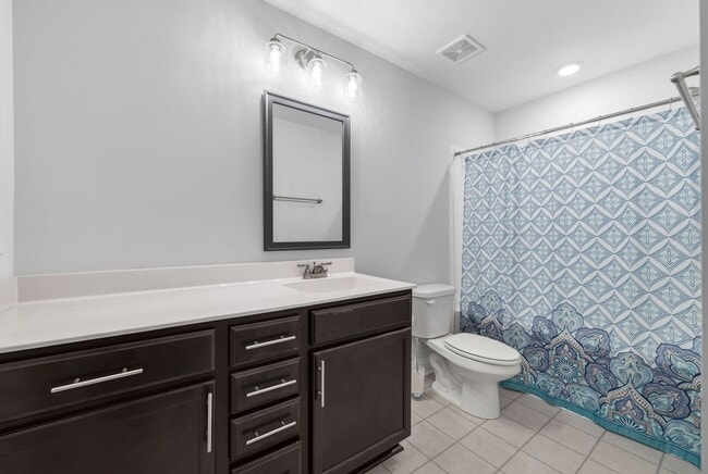 Building Photo - 3 Bedroom 2 1/2 Bath Home For Rent Near Post!