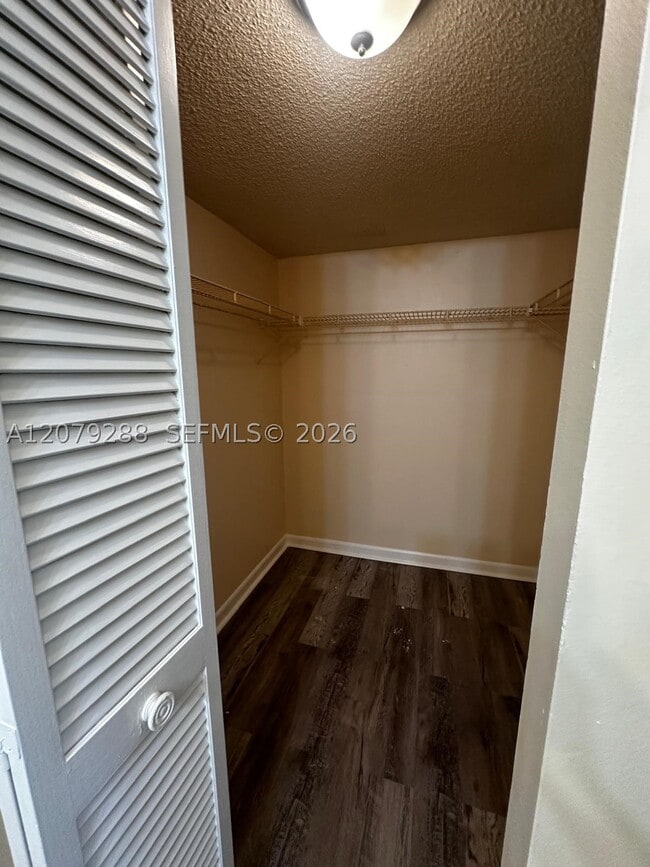 Building Photo - 6300 S Falls Cir Dr