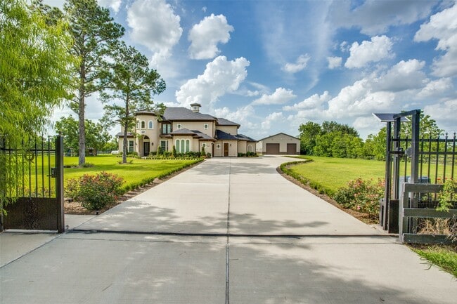 Building Photo - 28344 Rose Ln