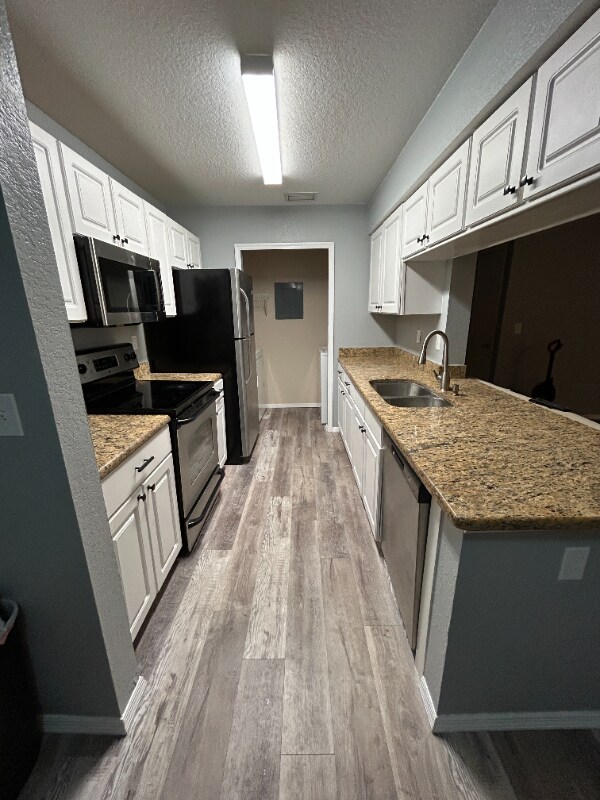 Building Photo - 2550 N Alafaya Trail