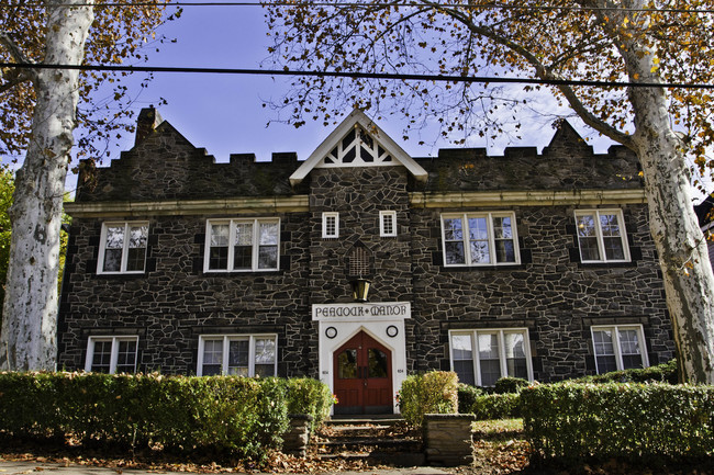 Primary Photo - Peacock Manor