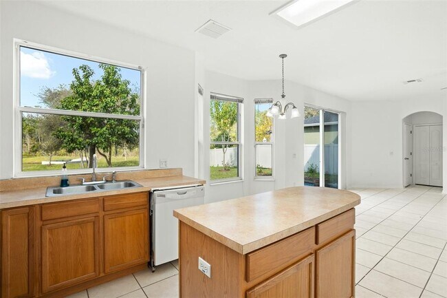 Building Photo - 12810 Moss Park Ridge Dr