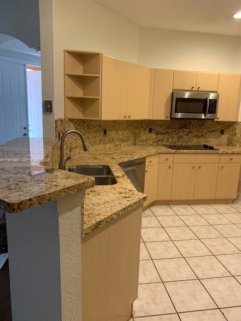 Building Photo - 2800 Kinsington Cir