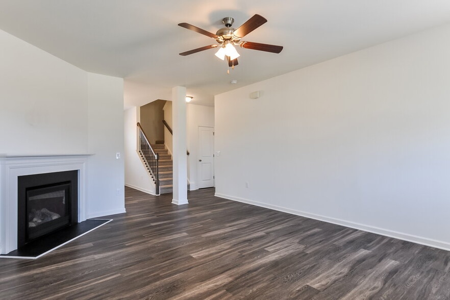 Building Photo - 21 Relict Dr