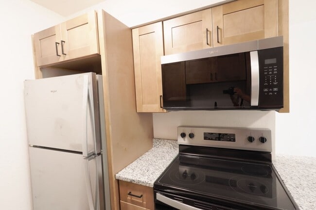 Building Photo - 3021 Pestalozzi St