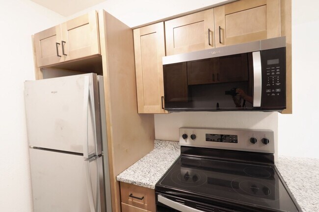 Building Photo - Tower Grove East - Updated 1 Bedroom