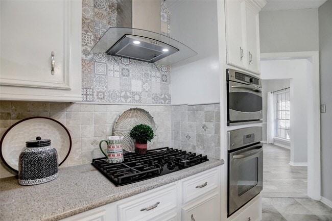 Building Photo - 112 Harbour Town Dr