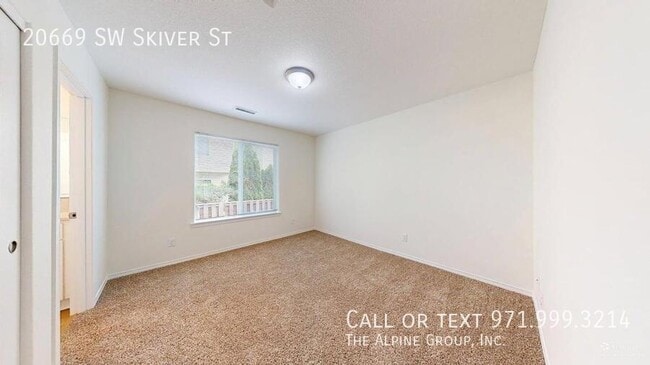 Building Photo - 20669 SW Skiver St