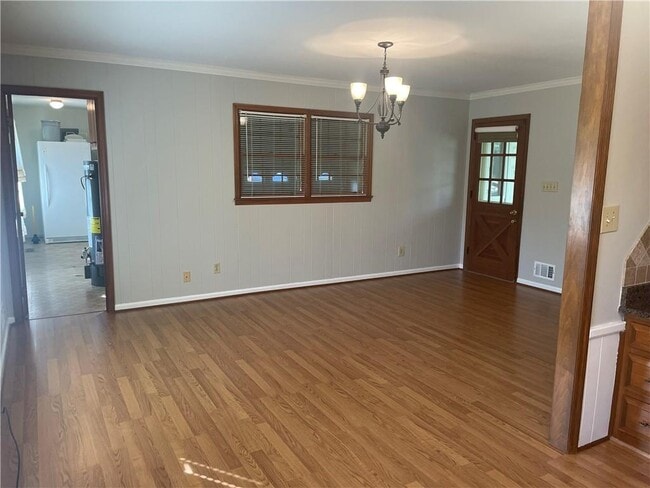 Building Photo - 5416 N Richland Creek Rd