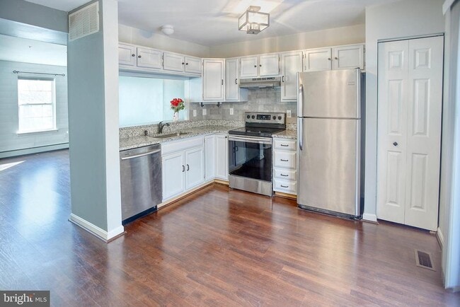 Building Photo - 3108 Eden Dr