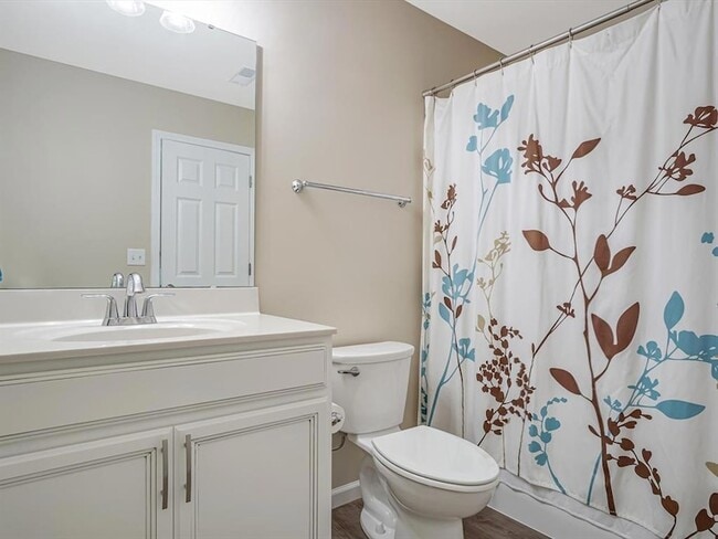 Building Photo - 1398 Orchard Lakes Cir