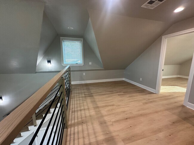 Building Photo - 1605 2nd St