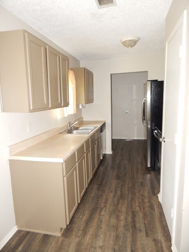 Winona 3 Bedroom, 2 Bath Home in a Count... 16332 County Rd 358