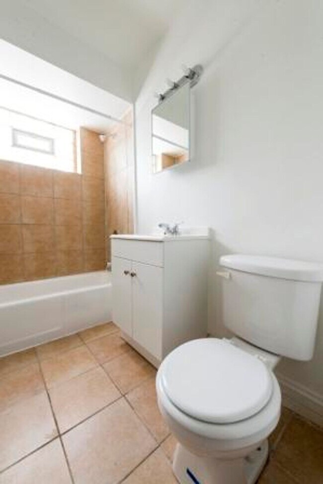 Building Photo - 2062 W 135th